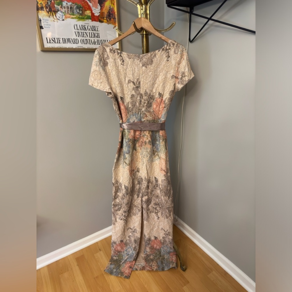ADRIANNA PAPELL FLORAL JACQUARD MATELASSE GOWN COLOR BLUSH MULTI, SIZE 12 (large